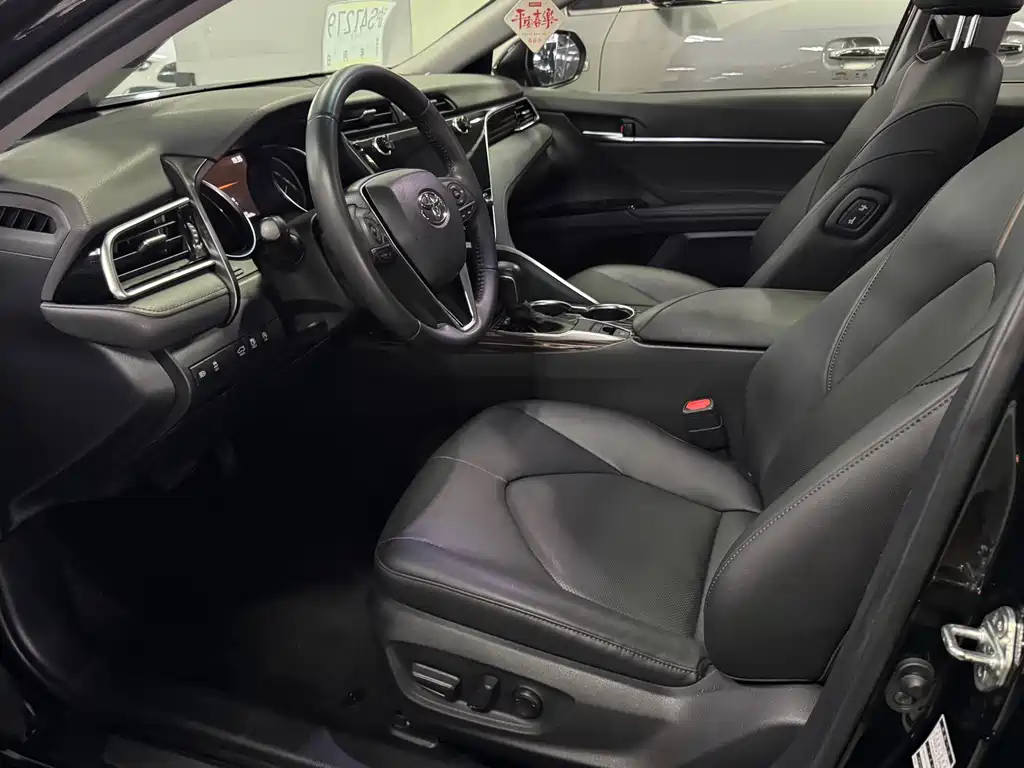 Toyota Camry 2019 2.0G Luxury V