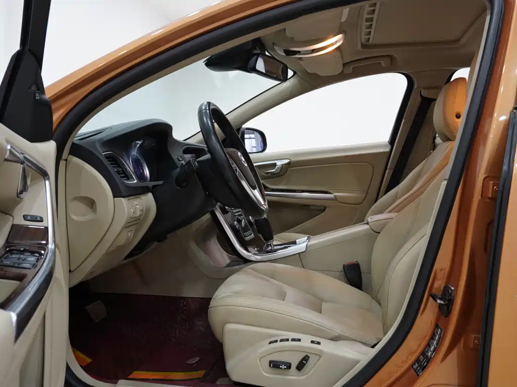 Volvo S60 (Import) — миниатюра 7