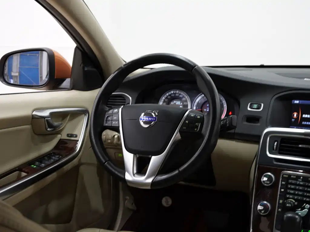 Volvo S60 (Import) — миниатюра 13