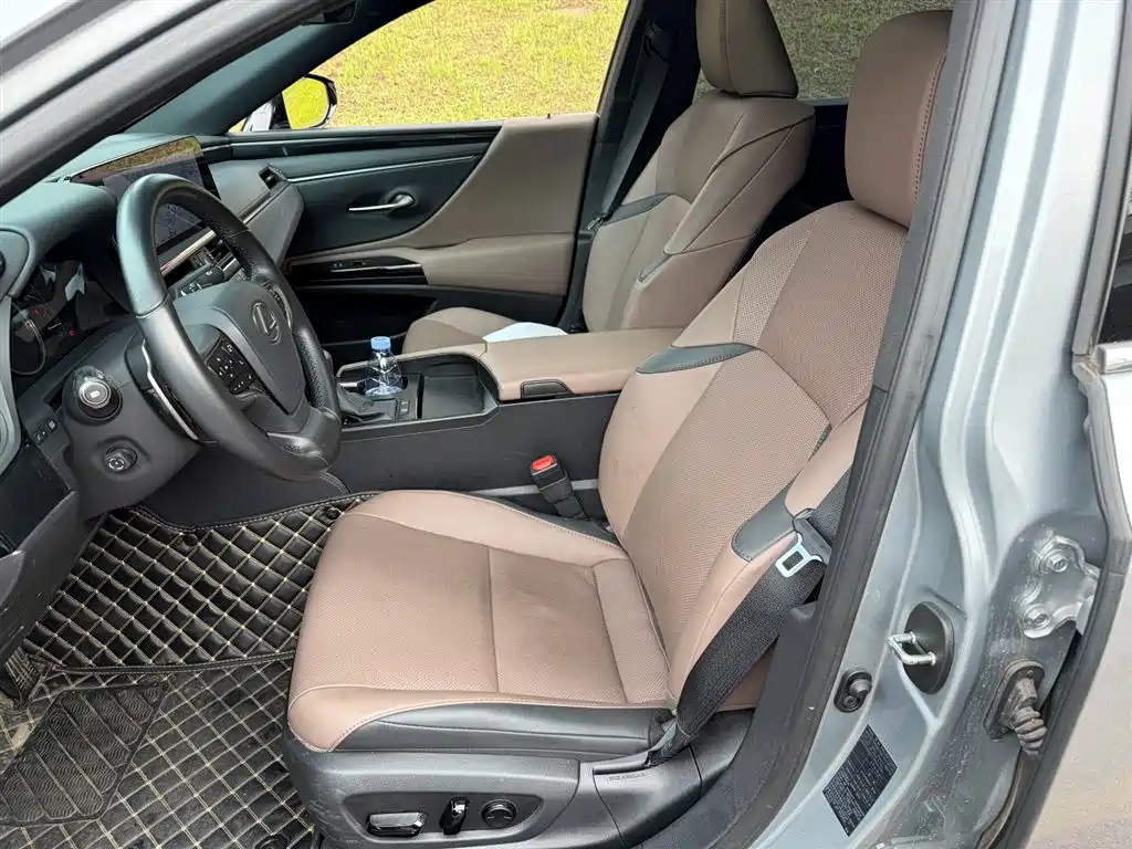 Lexus ES 2023 200