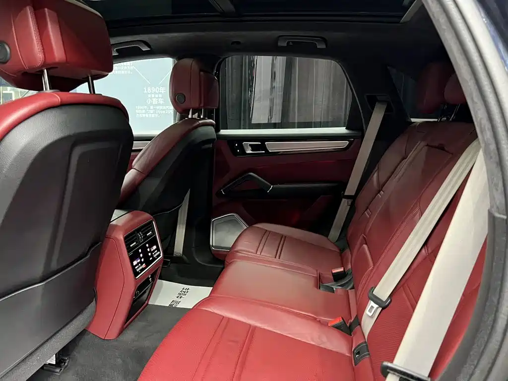 Porsche Cayenne — миниатюра 17