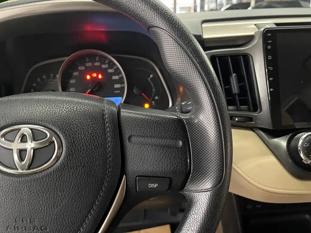 Toyota RAV4 — миниатюра 15