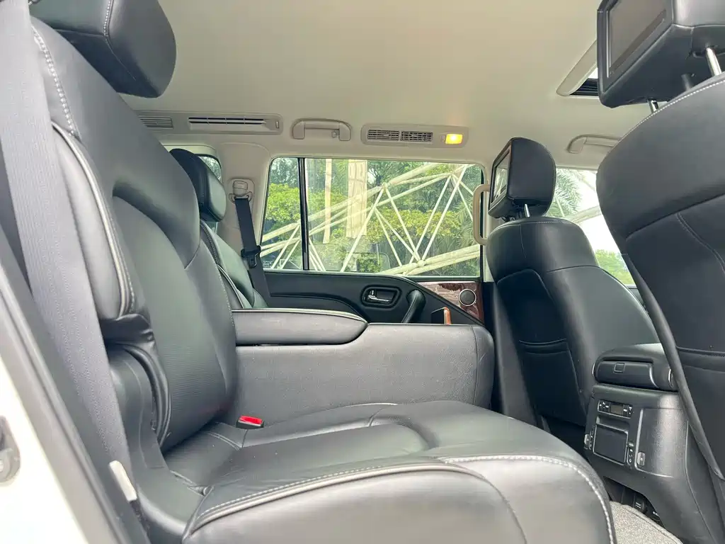 Infiniti QX80 2016 5.6L 4WD