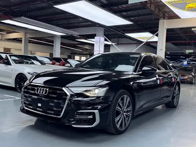 Audi A6L — фото 1