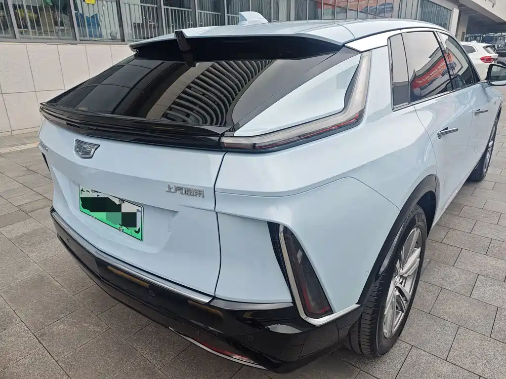 Cadillac IQ 2024 Luxury