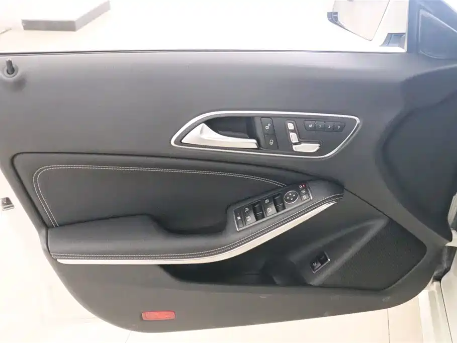 Mercedes-Benz CLA 2017 CLA 200 Fashion