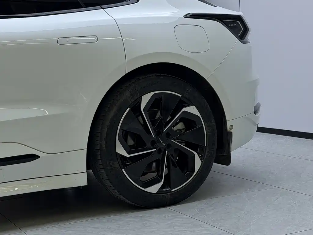 ZEEKR EXTREME KRYPTON 001