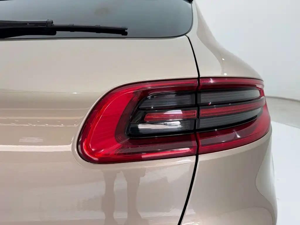 Porsche Macan — миниатюра 10