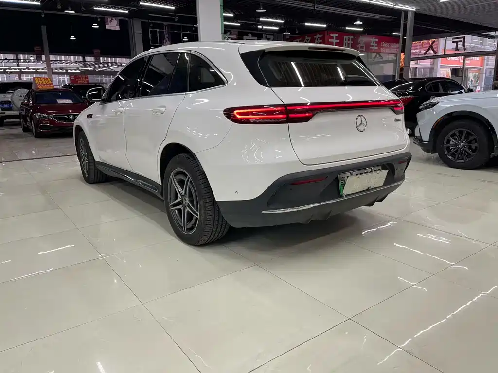 MERCEDES-BENZ EQC