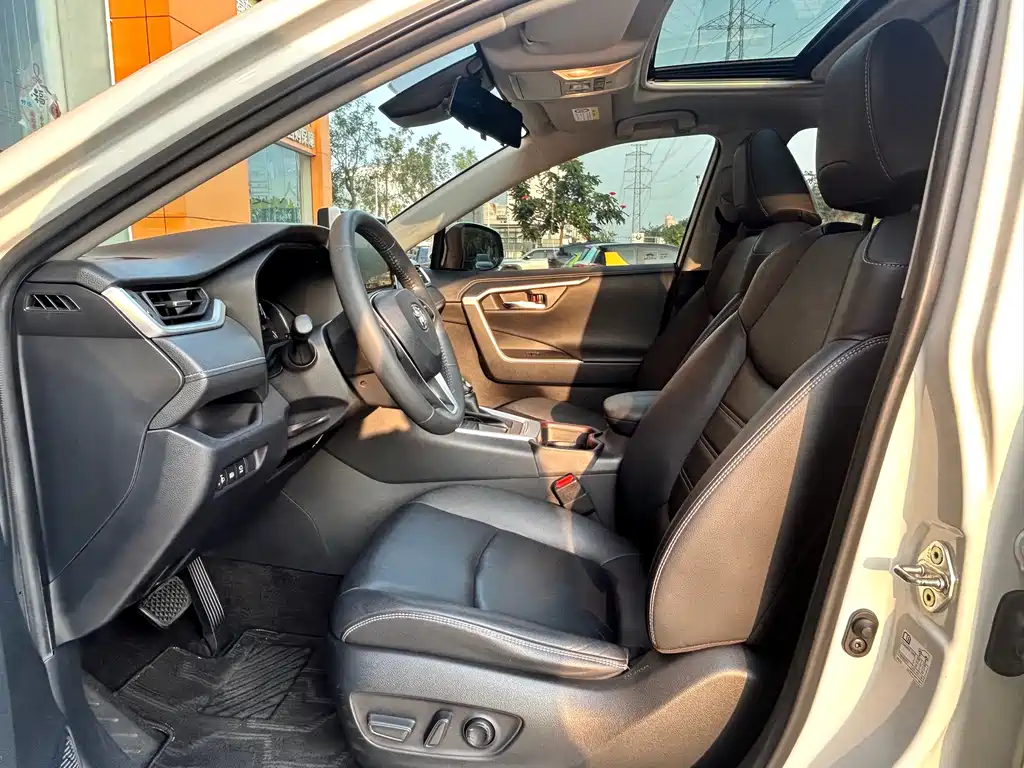 TOYOTA RAV4 RONGFANG