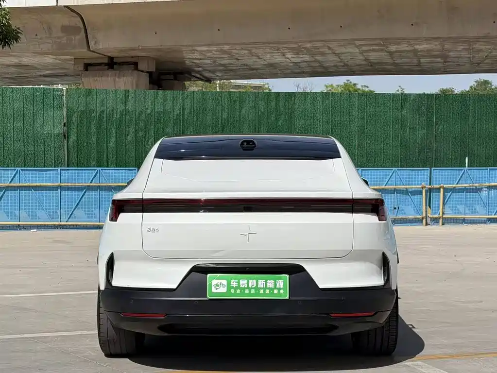 Polestar 4 2024 PLUS