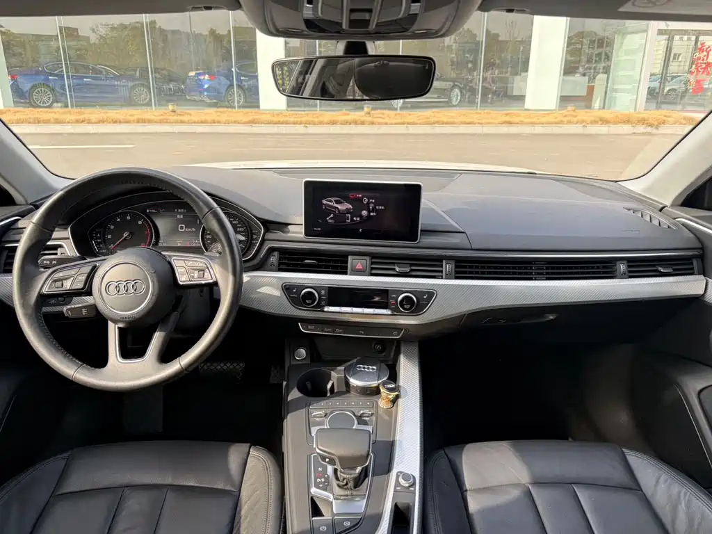 Audi A4L 2017 40 TFSI Fashion