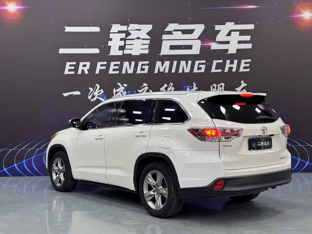 Toyota Highlander 2017 2.0T Luxury 7 мест