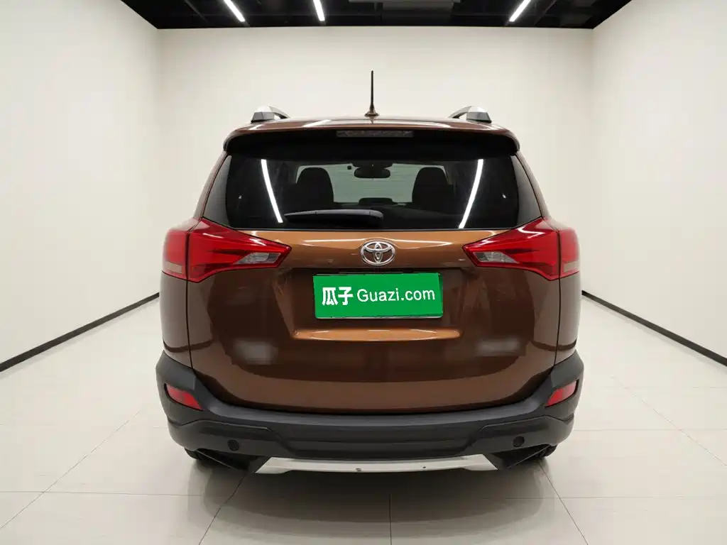 Toyota RAV4 — миниатюра 5