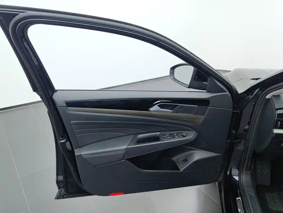 Volkswagen Passat 2020 330TSI Elite VI