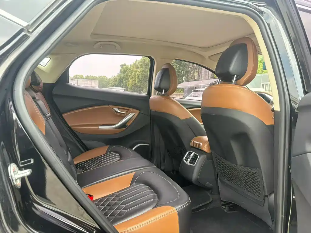 Soueast DX7 2018 1.5T MT Luxury