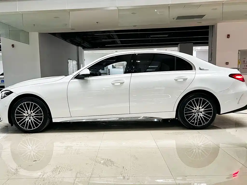 Mercedes-Benz C-Class — миниатюра 5