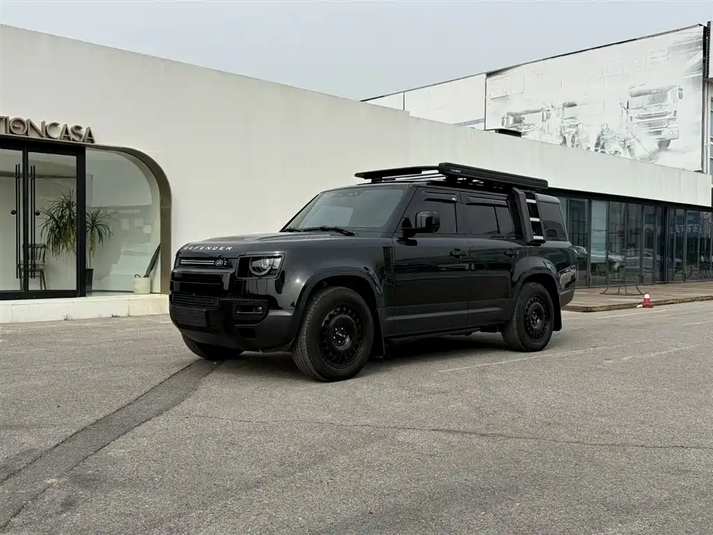 Land Rover Defender 2023
