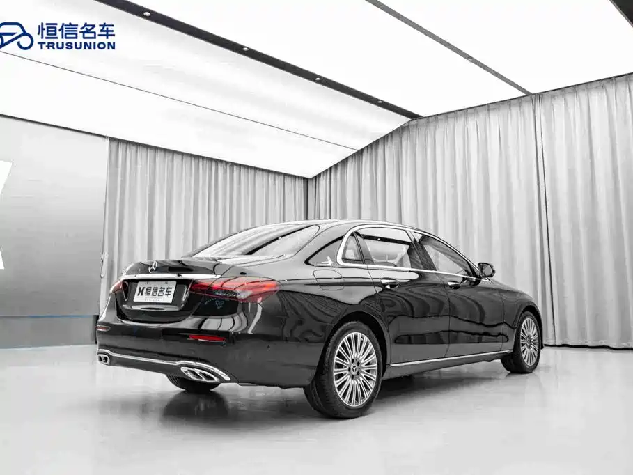 Mercedes-Benz E-Class — миниатюра 5