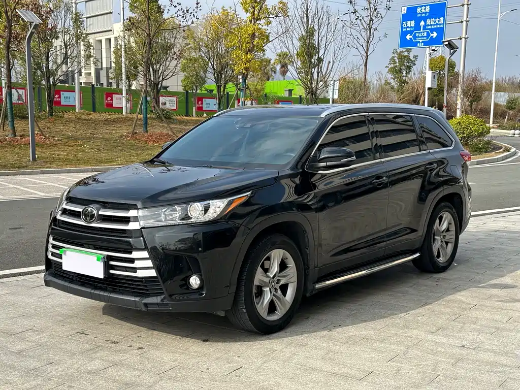 TOYOTA HIGHLANDER