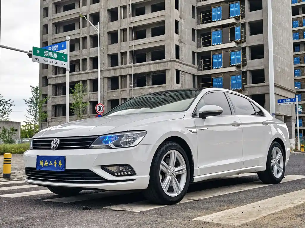 Volkswagen Lamando 2015 330TSI DSG Luxury Edition