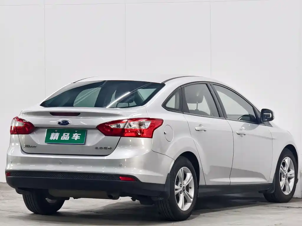 Ford Focus 2012 1.6L AT