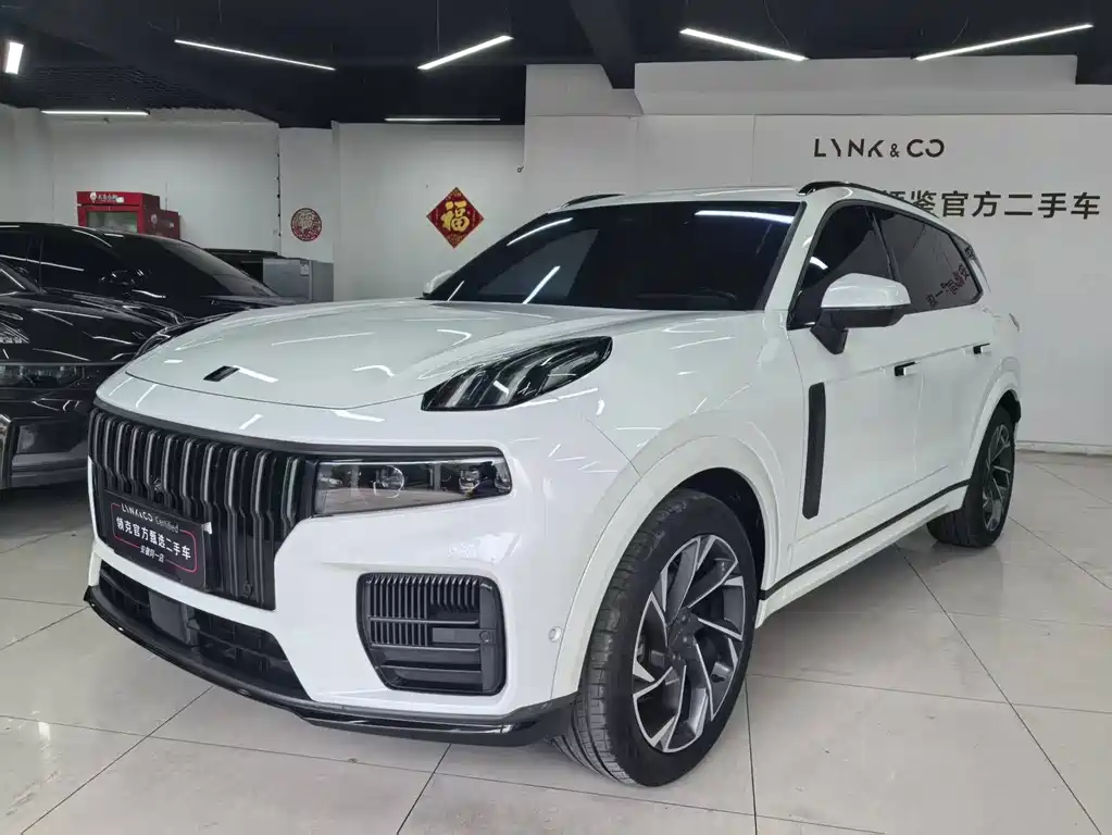Lynk & Co 09