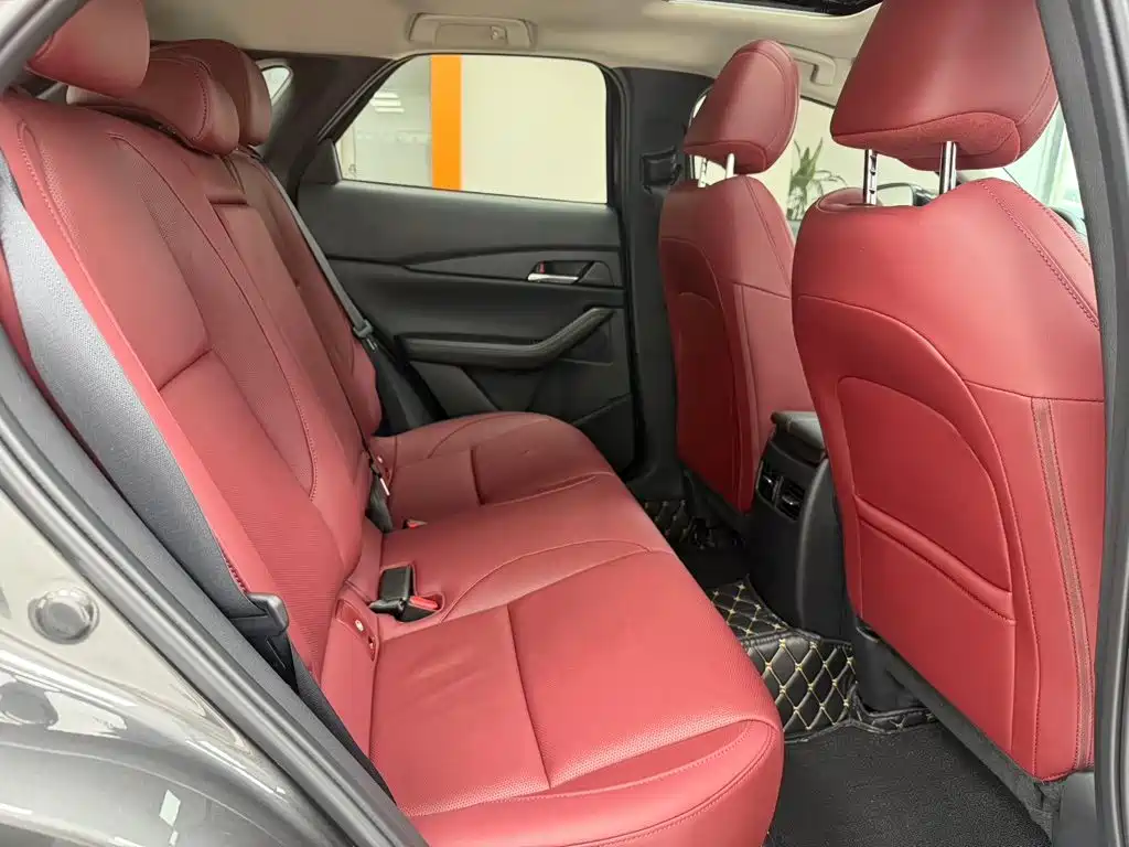 Заказать Mazda CX-30 2022 года за 2 233 526 ₽  из Китая