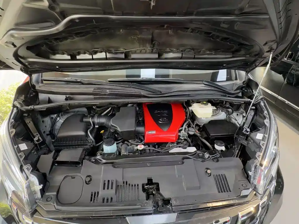 Toyota HiAce 2024 3.5L AT