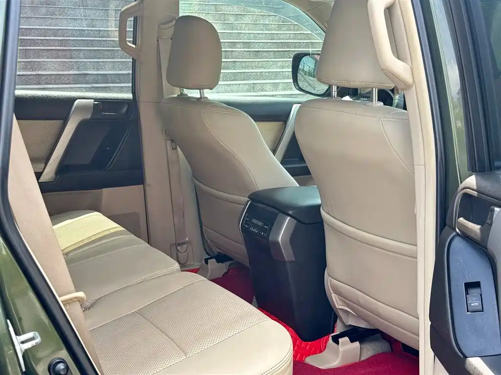 Toyota Land Cruiser Prado 2010 2.7L