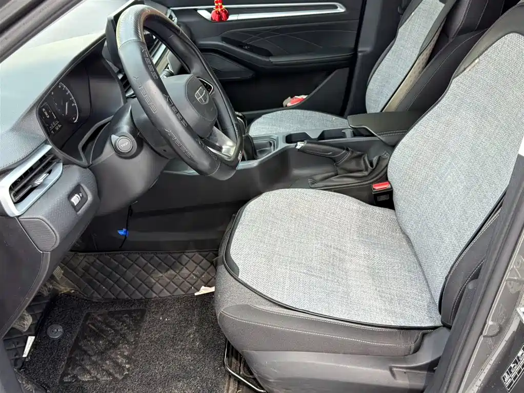 Geely Emgrand 2025 1.5L MT