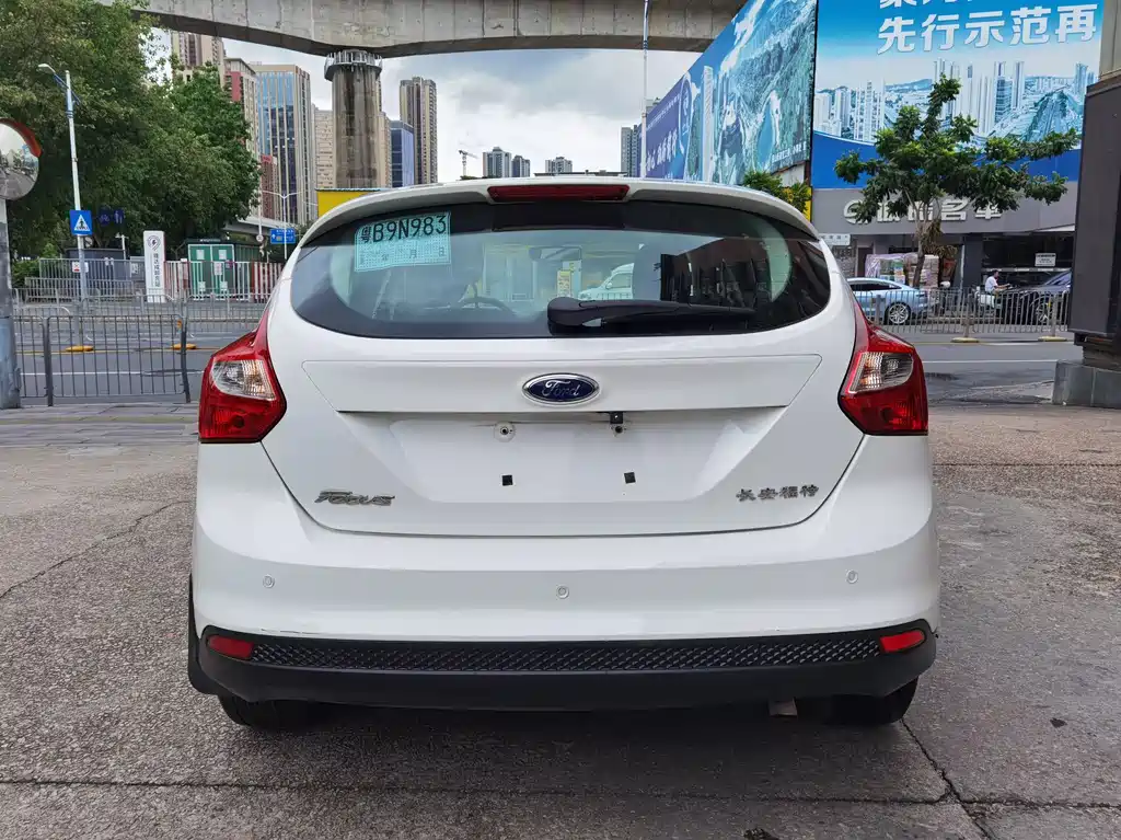 Ford Focus 2012 1.6L AT Comfort