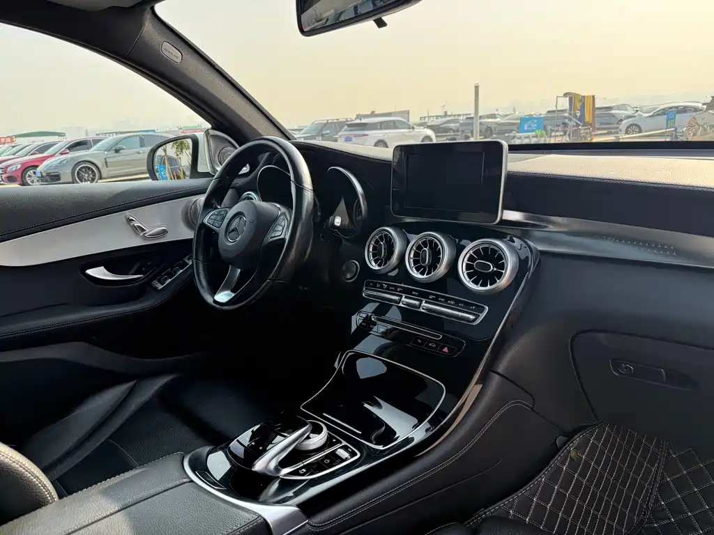 MERCEDES-BENZ GLC COUPE