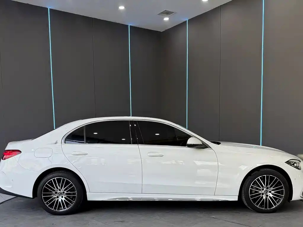 Mercedes-Benz C-Class — миниатюра 4