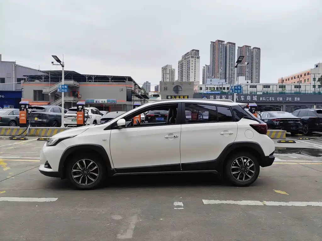 TOYOTA YARIS L ZHIXUAN