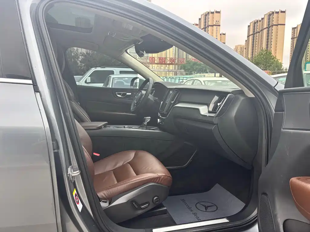 Volvo XC60 2020 T5 Luxury