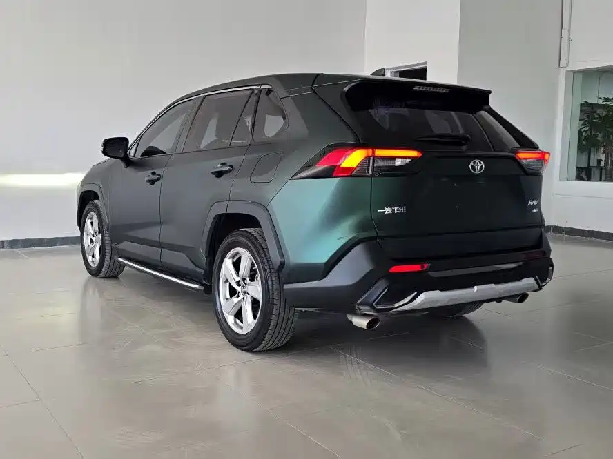 Toyota RAV4 — миниатюра 4