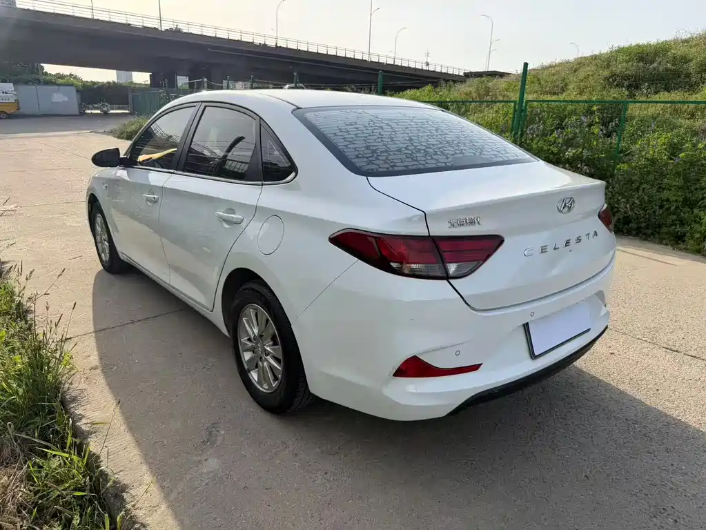 Hyundai Elantra - фото 15