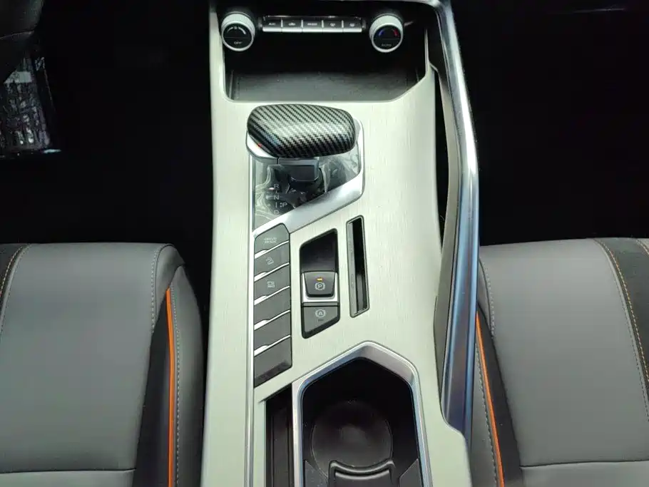 Geely Binyue — миниатюра 16