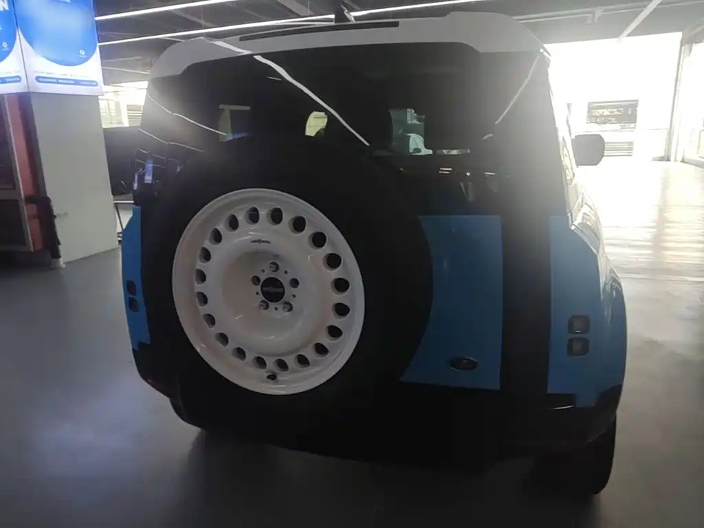 Land Rover Defender — миниатюра 6