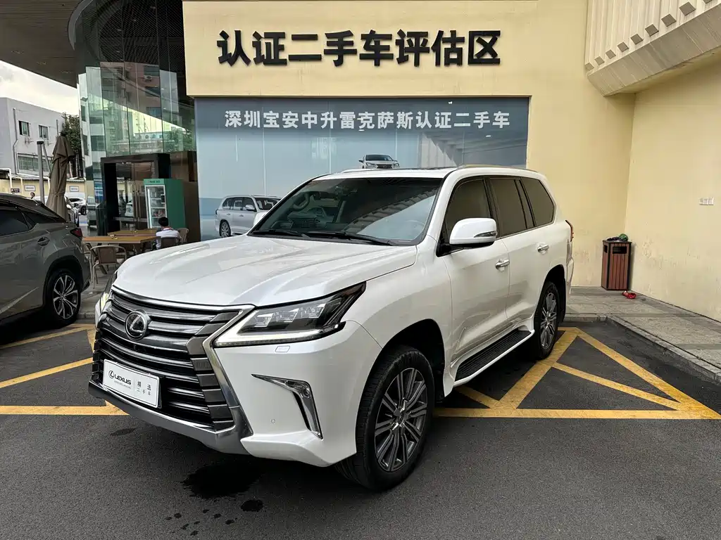 Lexus LX 2017