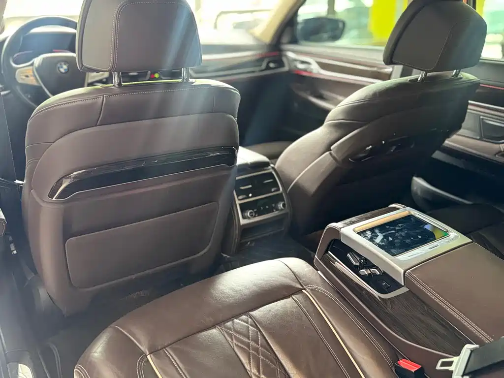 BMW 7 Series Facelift 730Li Luxury Package, фото 9