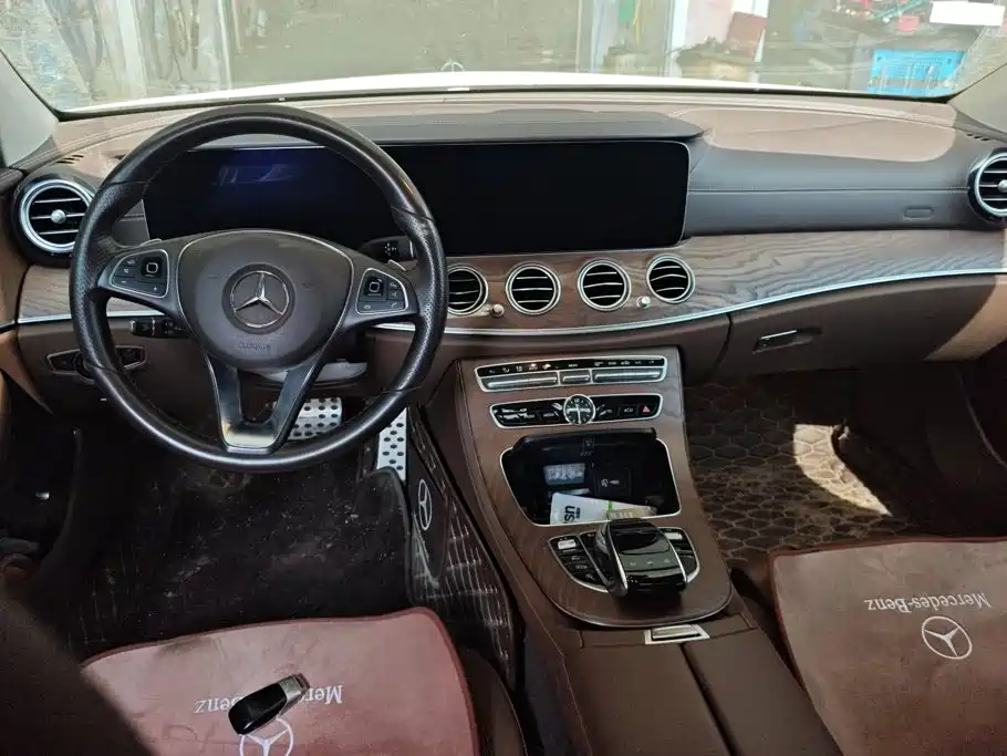 Mercedes-Benz E-Class — миниатюра 12