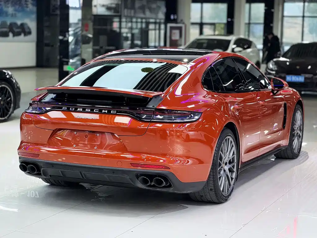 PORSCHE PANAMERA
