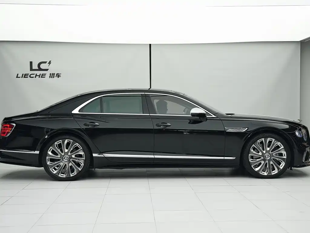 Bentley Flying Spur 2025 4.0T V8 Mulliner