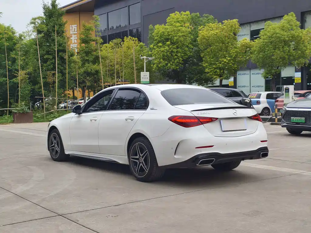 Mercedes-Benz C-Class — миниатюра 7