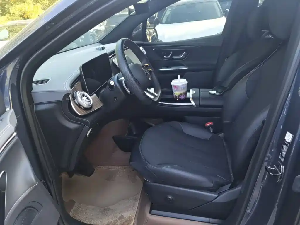 Mercedes-Benz EQE SUV — миниатюра 15