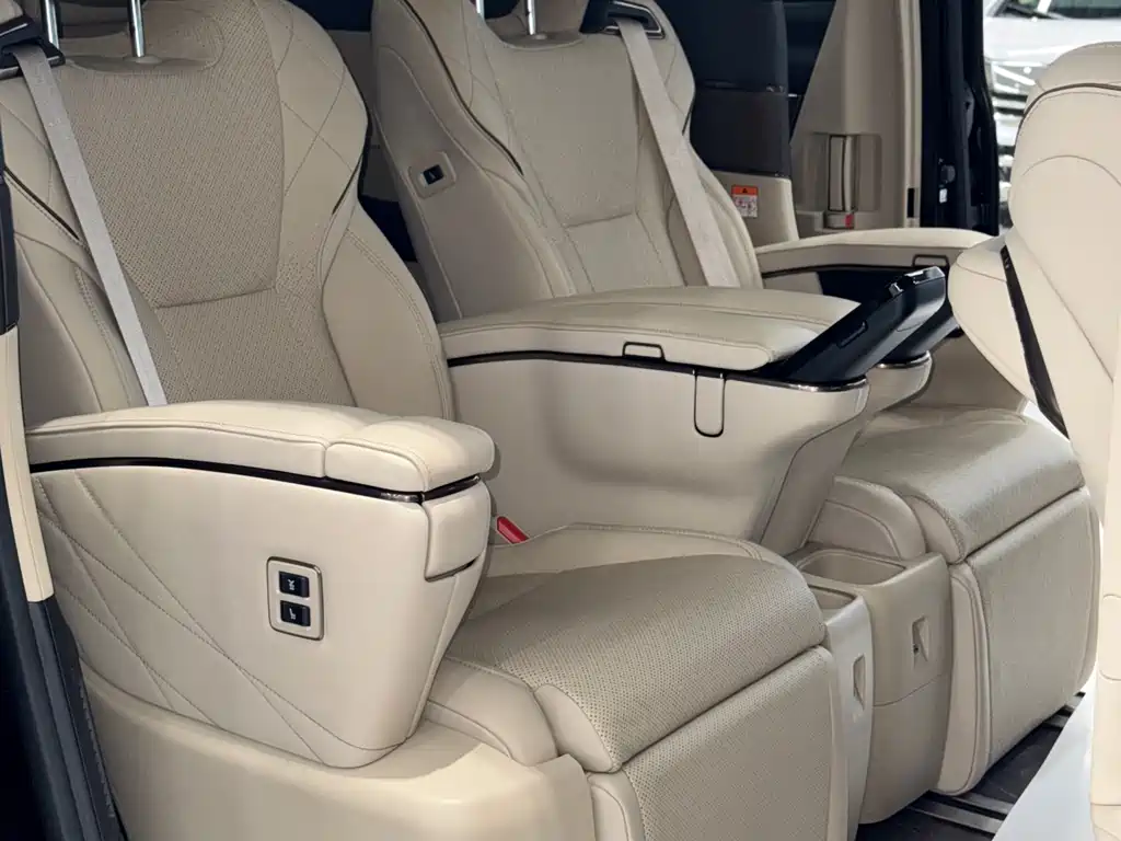 Toyota Vellfire 2024 2.5L Executive
