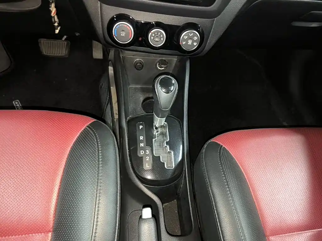 Kia K2 — миниатюра 14