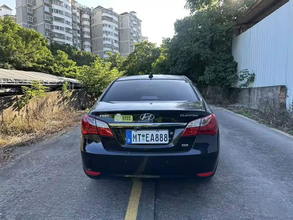 Hyundai Elantra 2011 1.6L AT Luxury